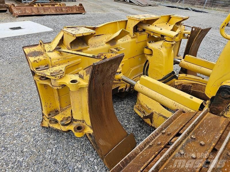 Komatsu D 61 PX-23 Buldožeri guseničari