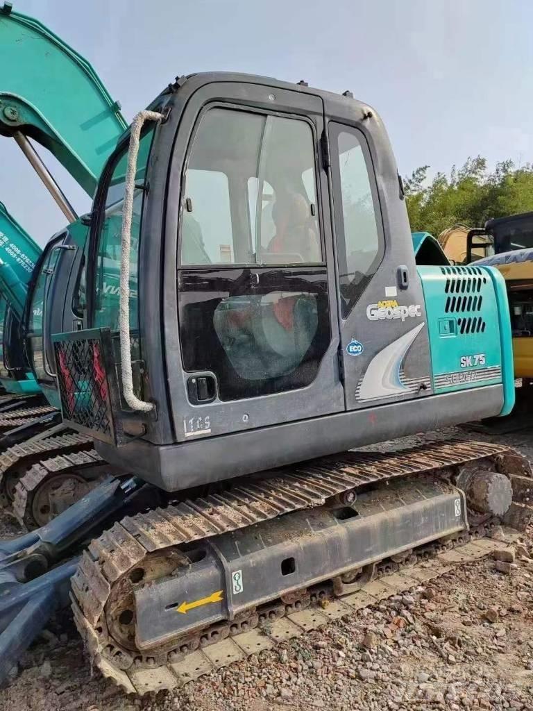 Kobelco SK75 Bageri guseničari