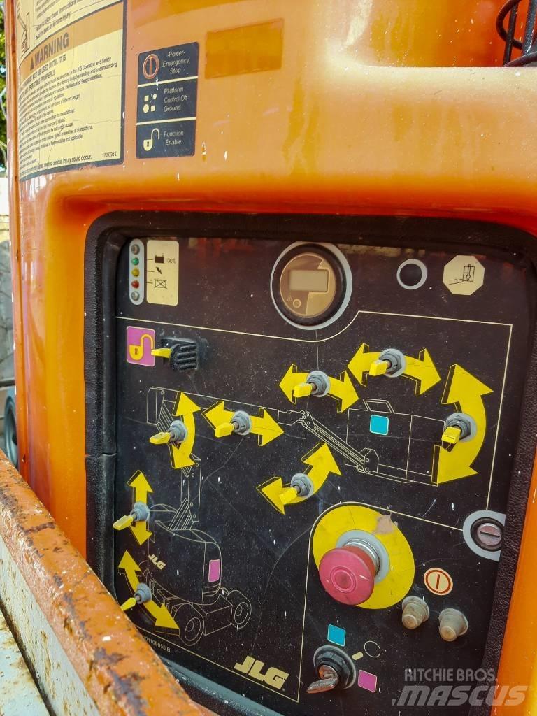 JLG E 300 AJP Zglobne podizne platforme