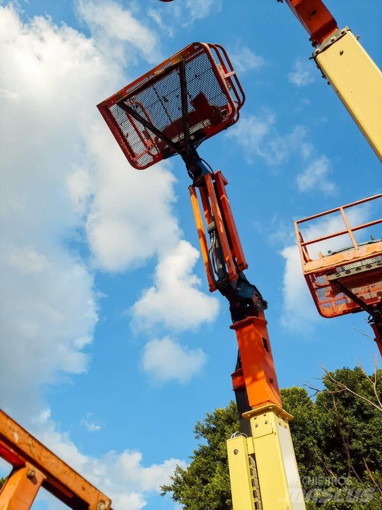 JLG E 300 AJP Zglobne podizne platforme
