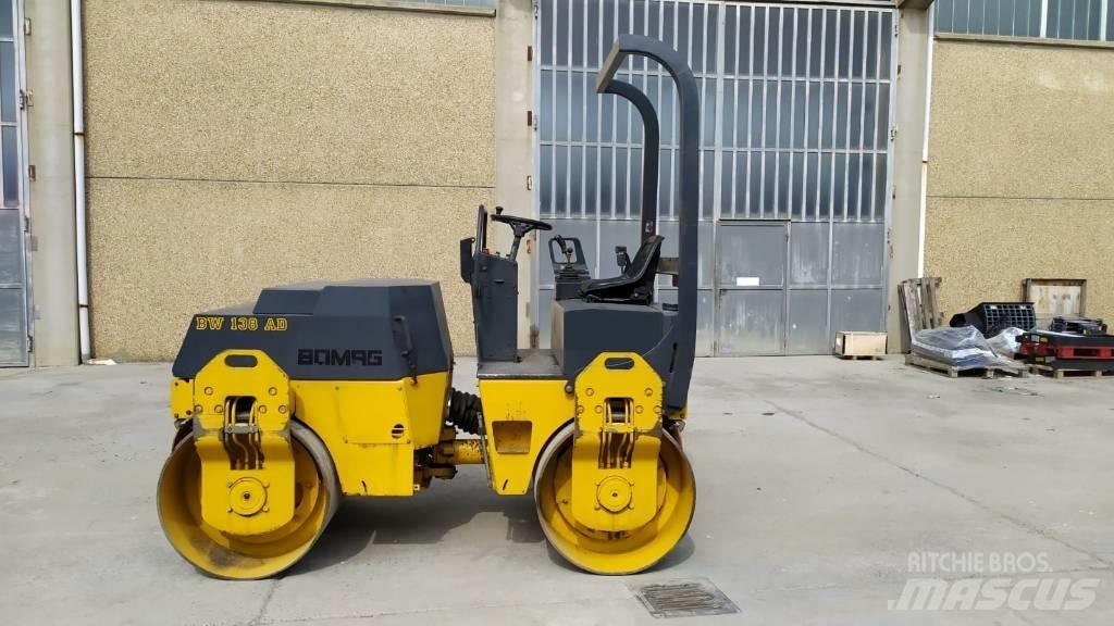 Bomag BW 138 AD Valjci sa duplim bubnjem