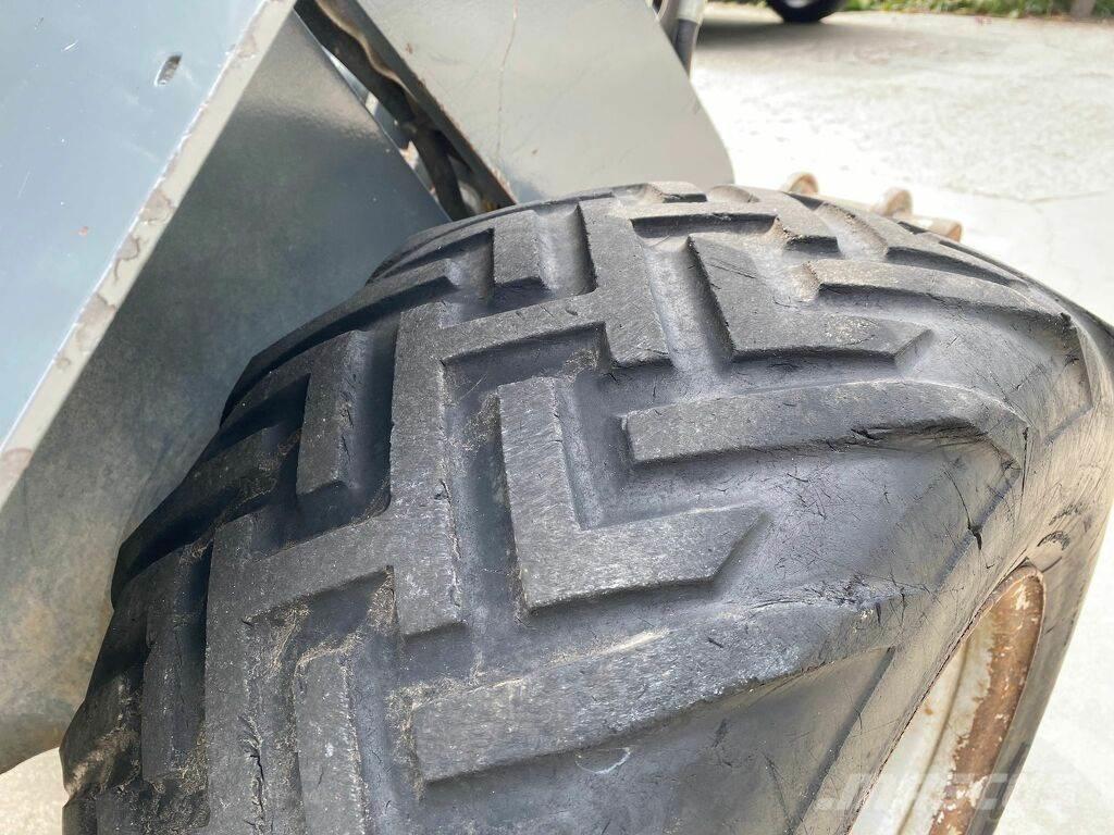 GiANT 332swt Utovarivači na točkove