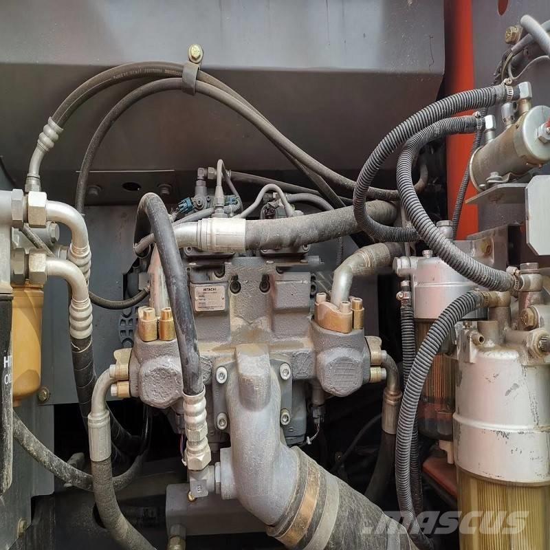 Hitachi zx200 Bageri guseničari