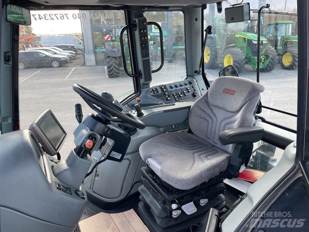 Valtra T 151 Traktori
