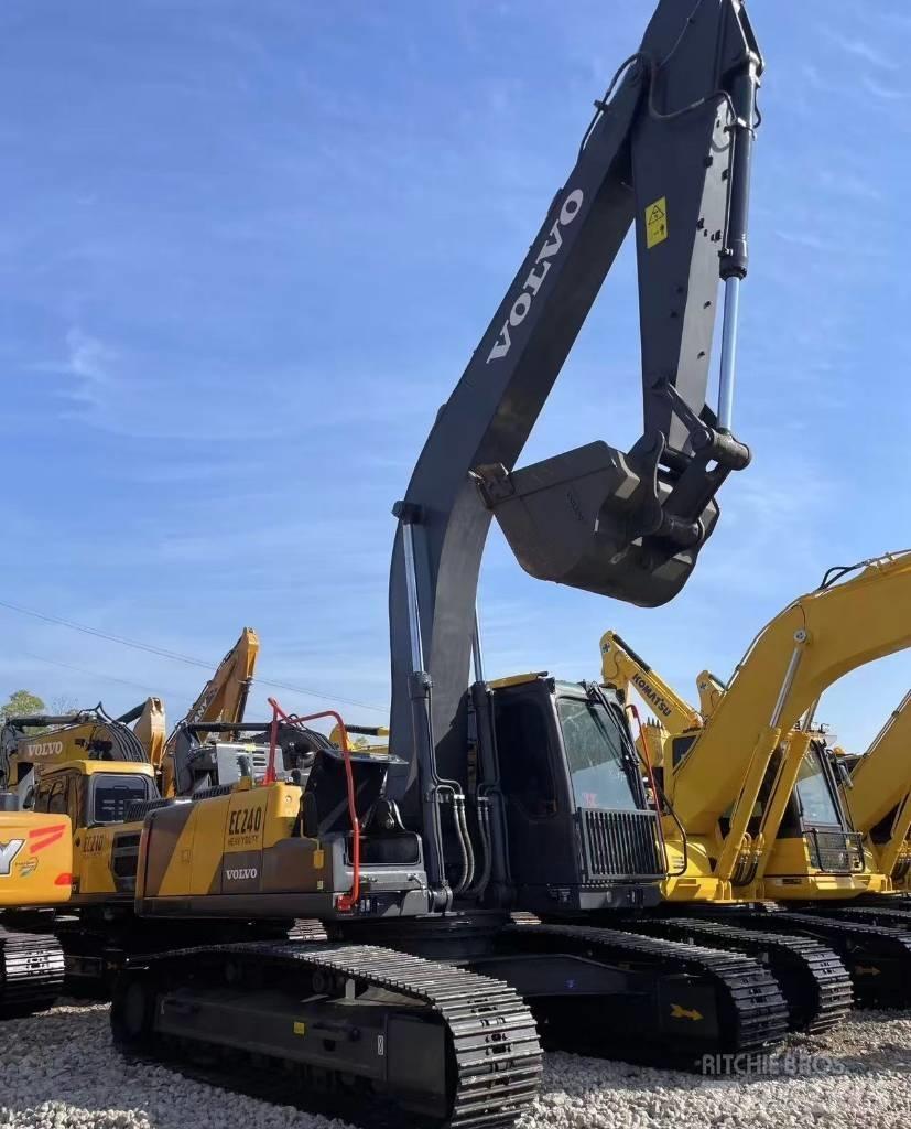 Volvo 240 CLD Bageri guseničari