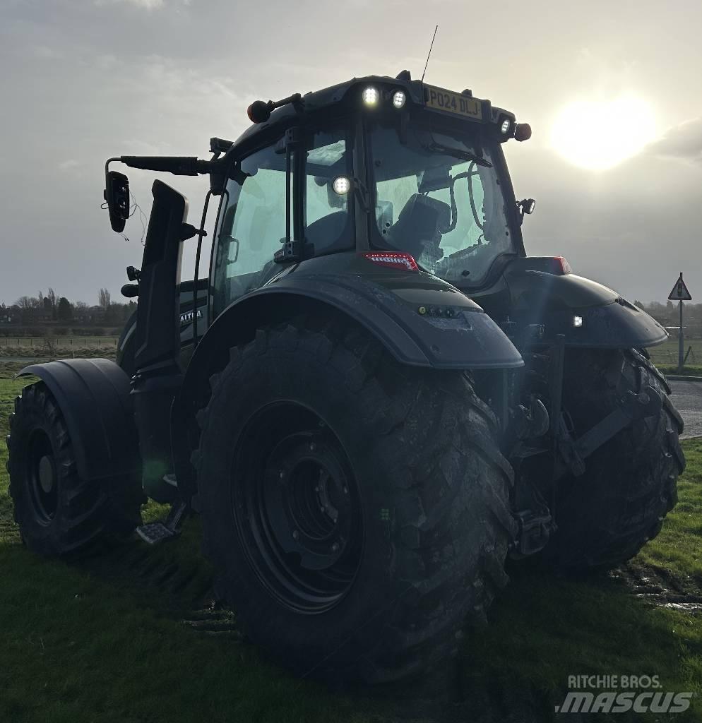 Valtra T235 Traktori