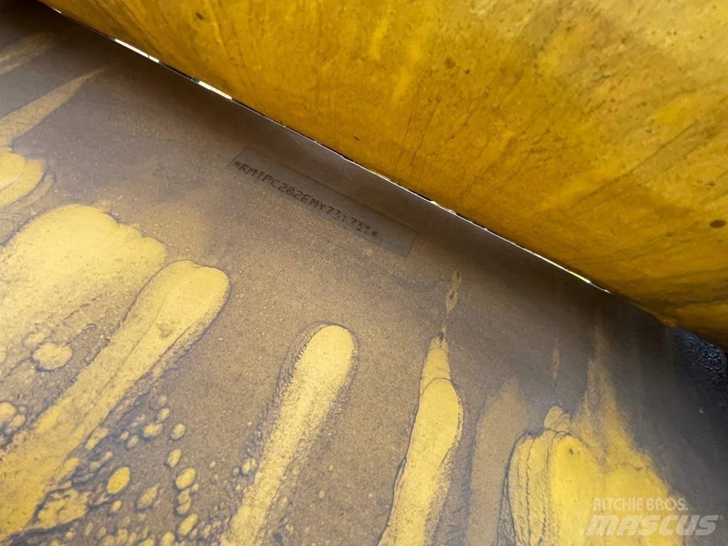 Komatsu PC210-10MO Bageri guseničari