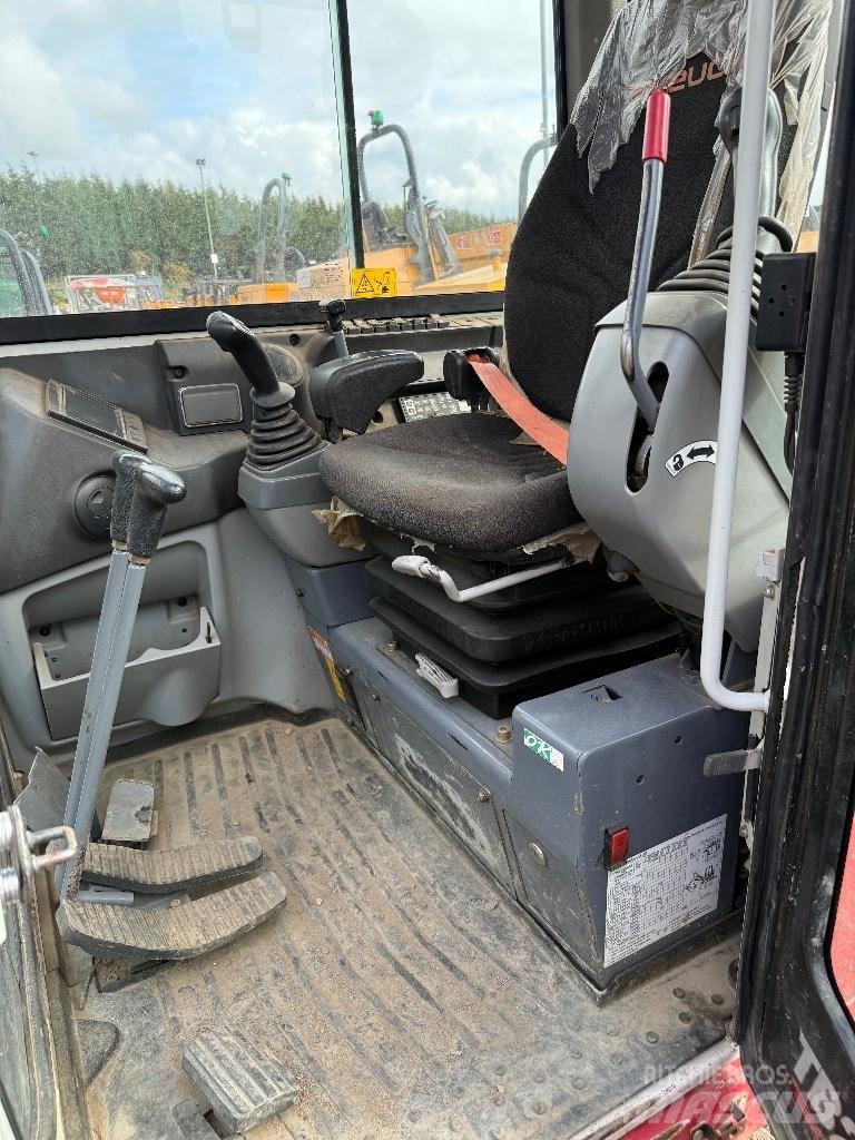 Takeuchi TB 230 Mini bageri < 7t