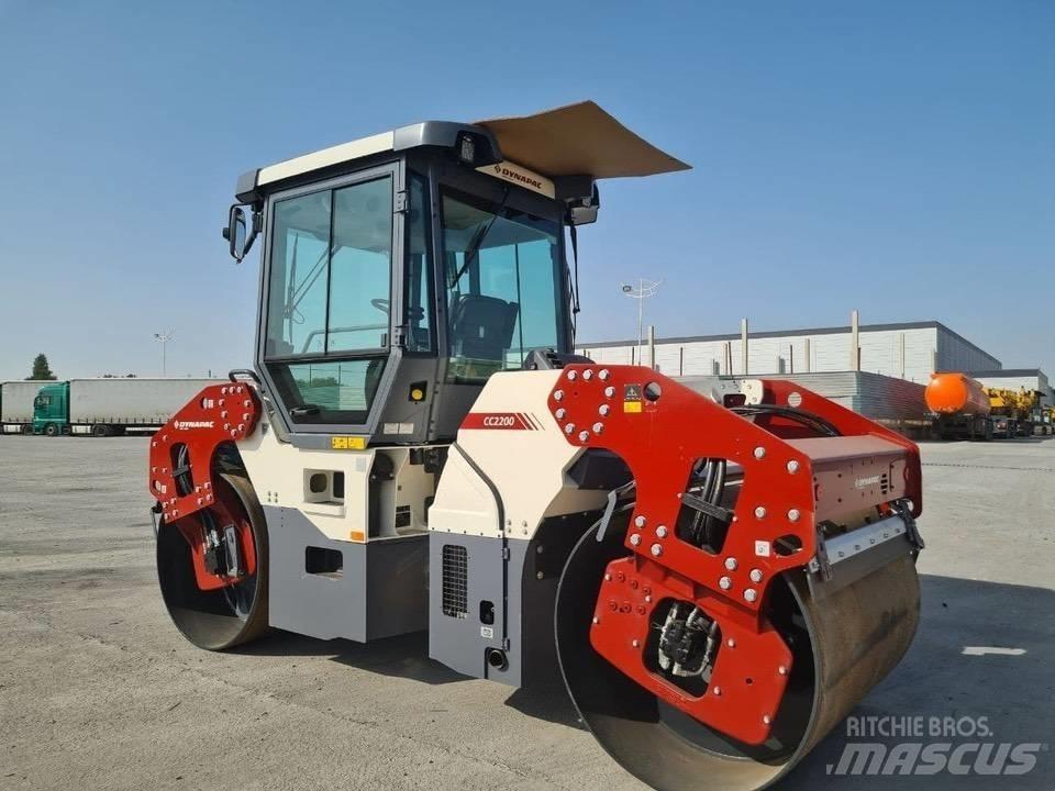 Dynapac CC2200 Valjci sa duplim bubnjem
