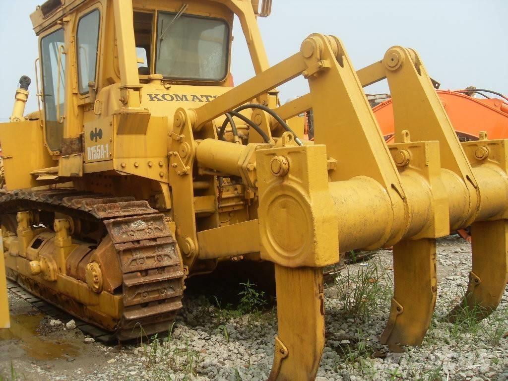 Komatsu d155a-1 Buldožeri guseničari