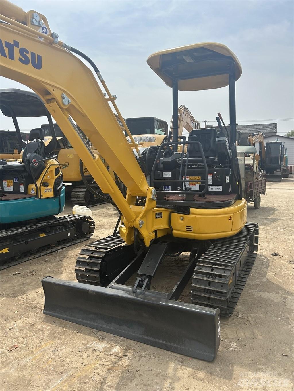 Komatsu PC30 Mini bageri < 7t