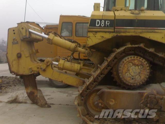 CAT D8R Buldožeri guseničari