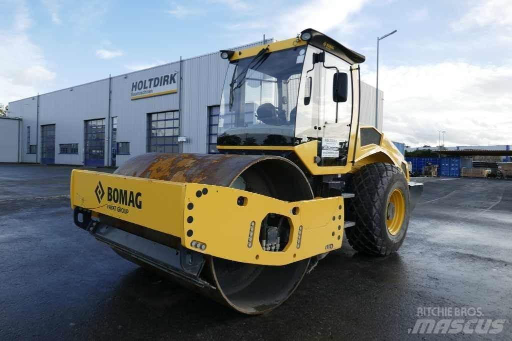 Bomag BW 213 D-5 Nabijači zemlje