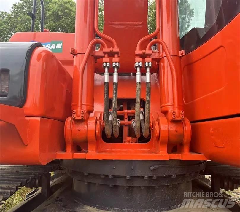 Doosan DX225LC-9C Bageri guseničari