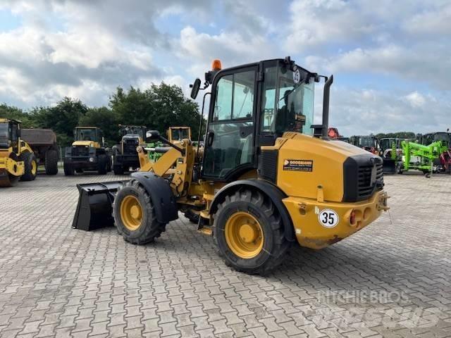 CAT 908 Utovarivači na točkove