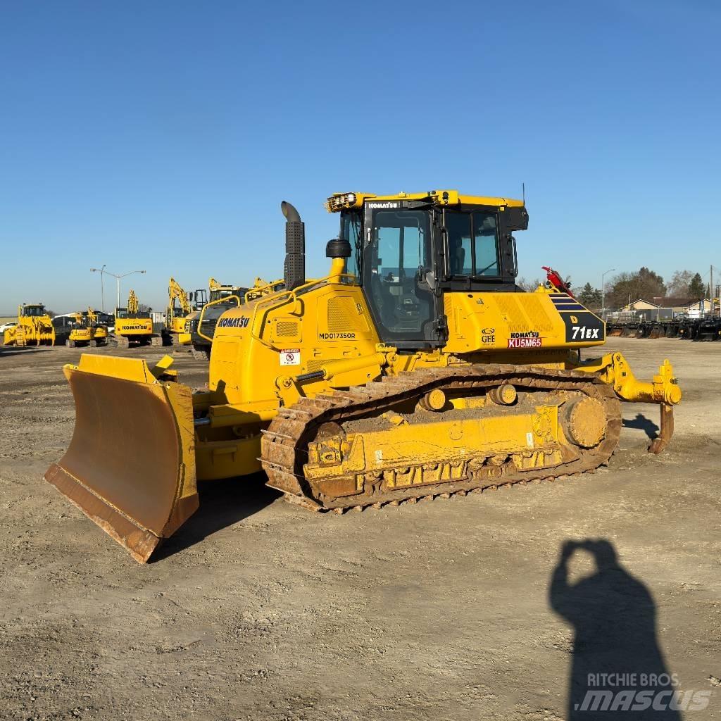 Komatsu D71EX-24 Buldožeri guseničari