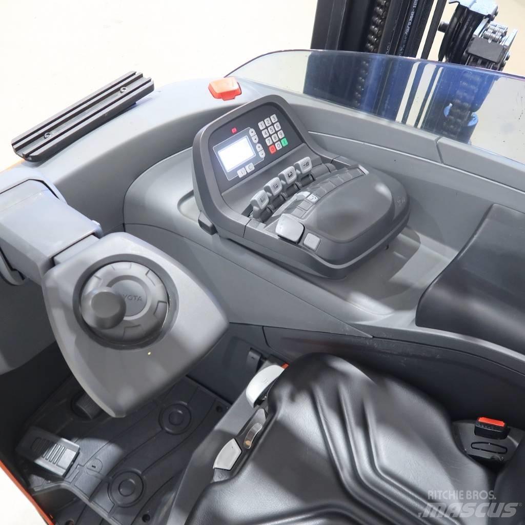 Toyota RRE140H Viljuškari sa pomičnim stupom