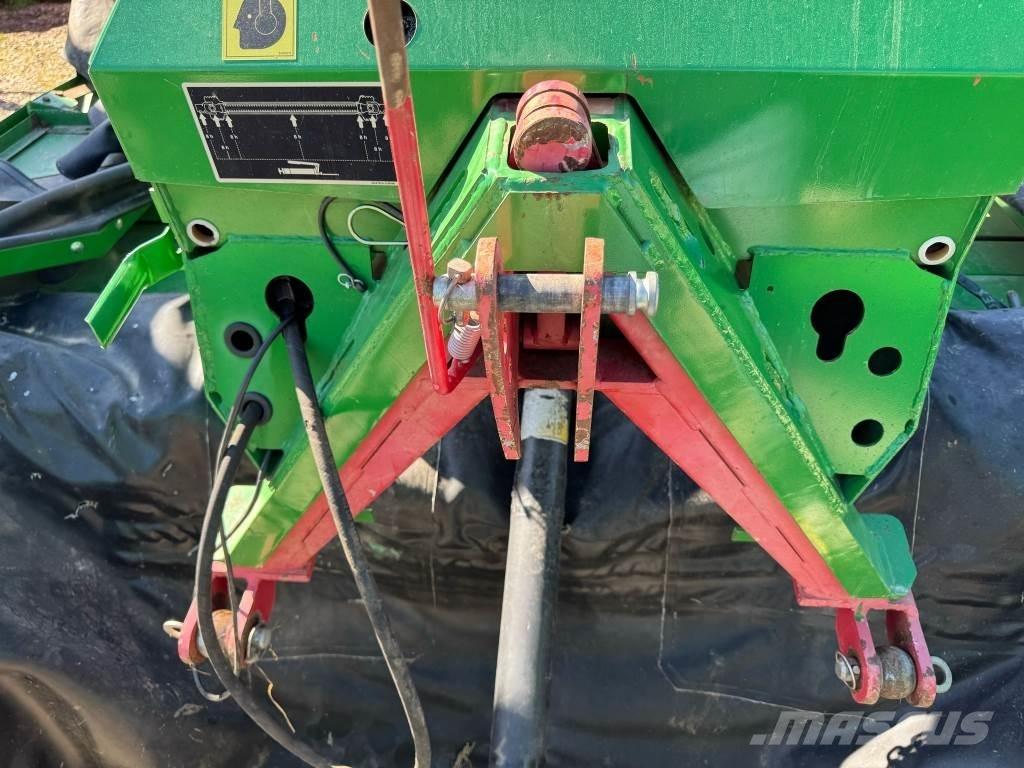 John Deere 131 Kosilice sa postoljem za vuču
