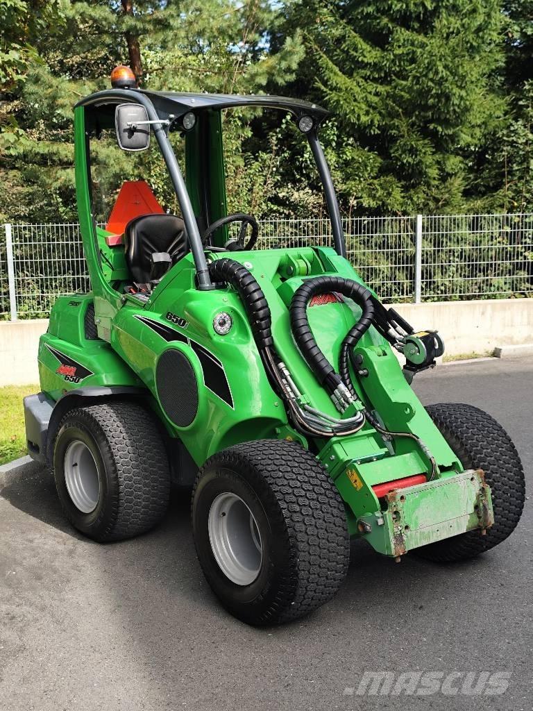 Avant 650 Višenamenski utovarivači