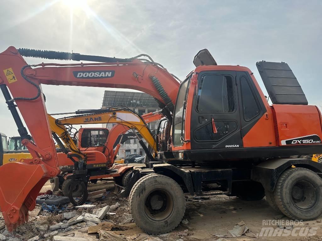 Doosan 150 Bageri točkaši