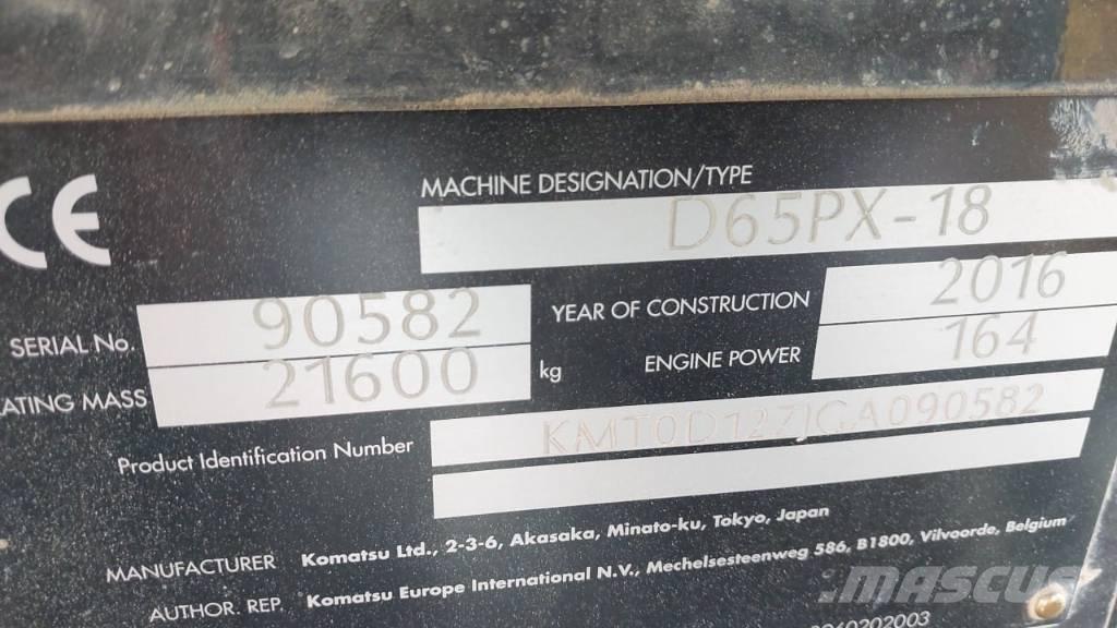Komatsu D 65 PX-18 Buldožeri guseničari