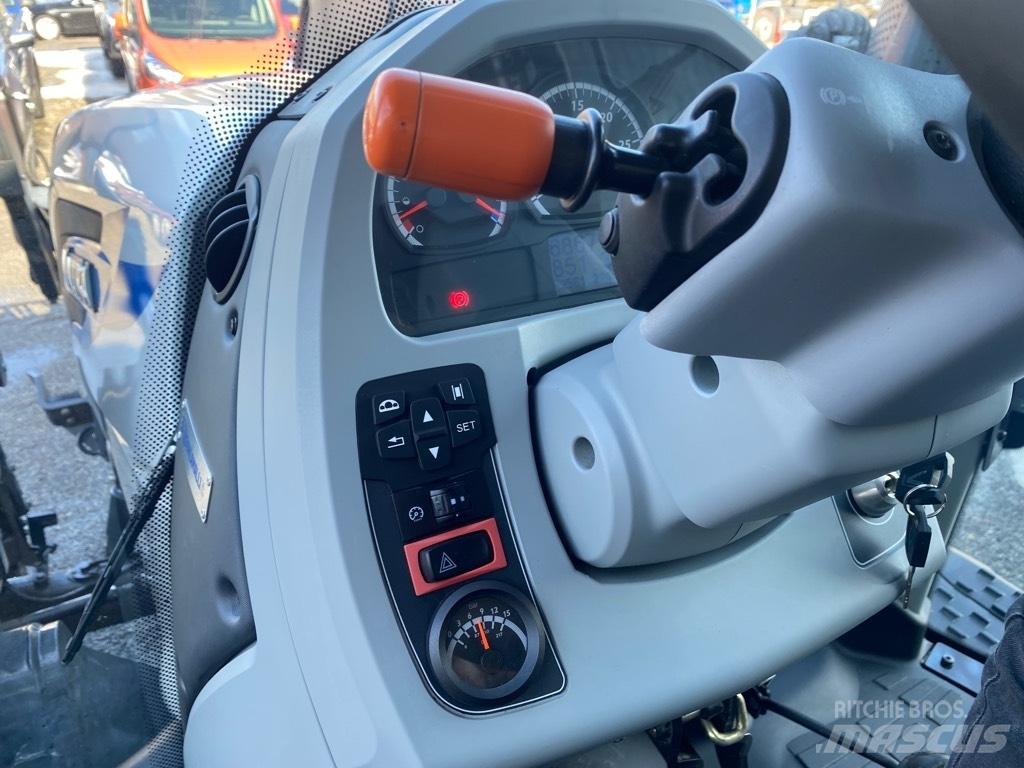 Valtra T 174 Traktori