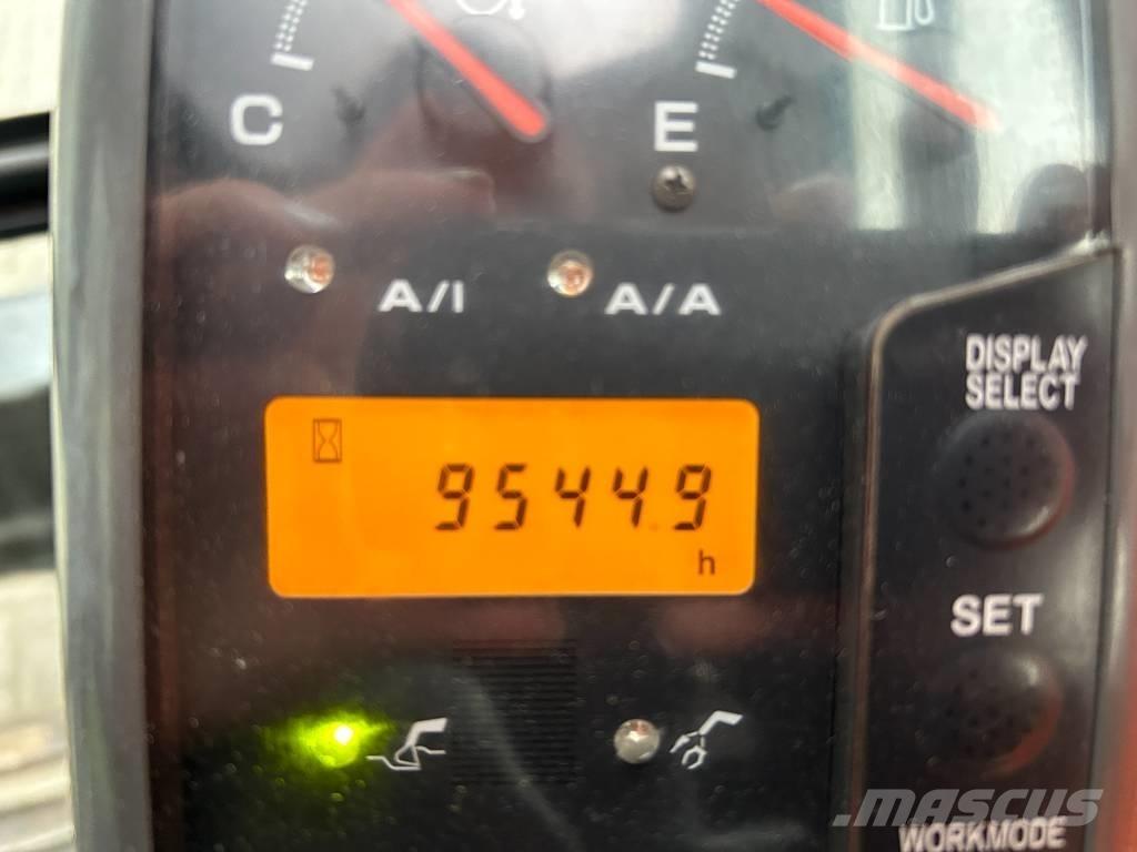 Hitachi ZX 135 US Bageri guseničari