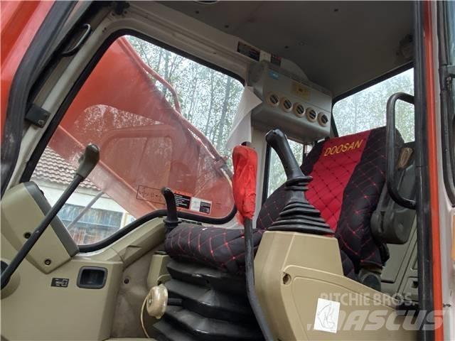 Doosan DH225LC-7 Bageri guseničari
