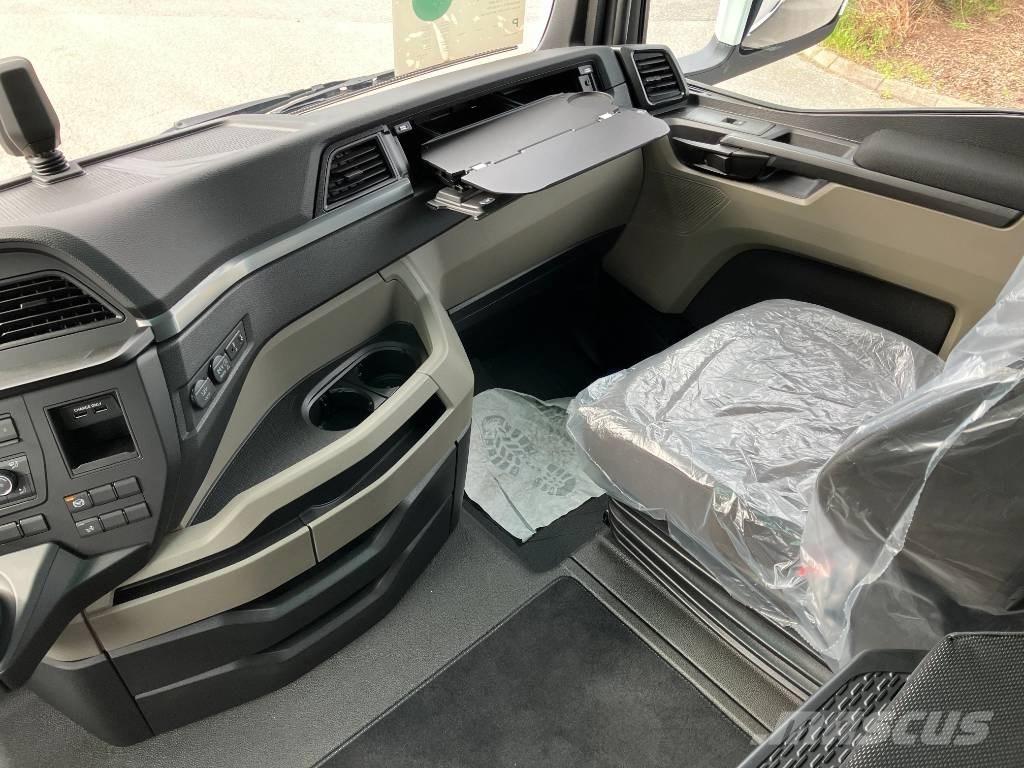 MAN TGX 26.520 Rol kiper kamioni sa kukom za podizanje tereta