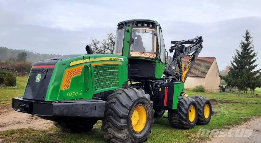 John Deere 1070 E Harversteri