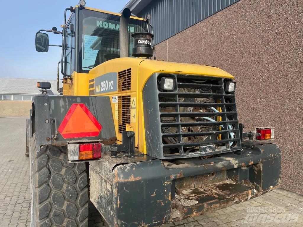 Komatsu WA 250 PZ-5 Utovarivači na točkove