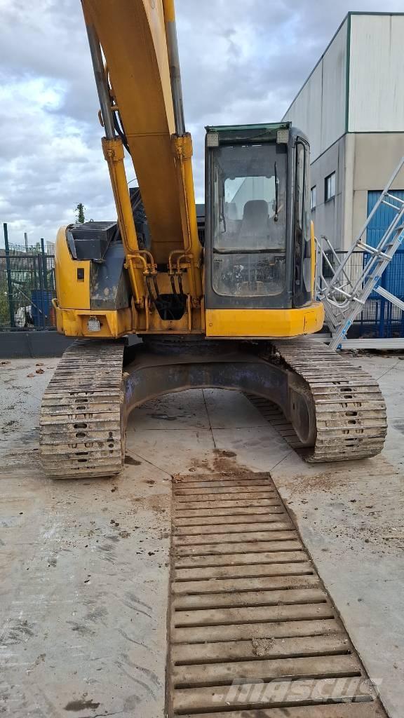 Komatsu PC 228 Bageri guseničari