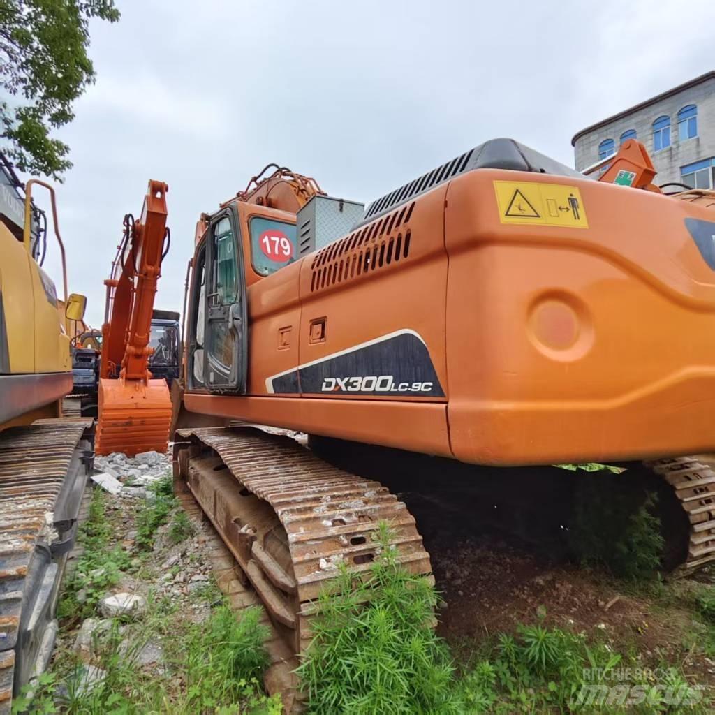 Doosan DX 300 Bageri guseničari