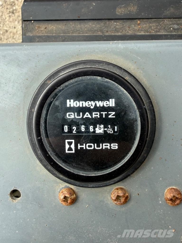 SkyJack SJ 4632 Makazaste platforme