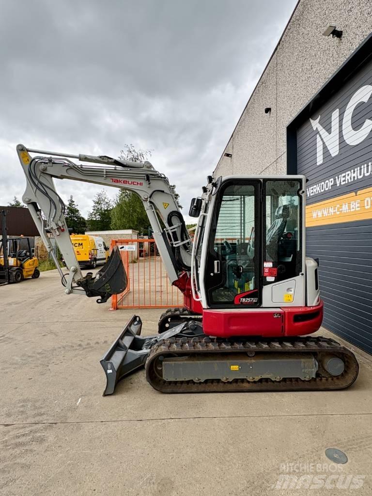 Takeuchi TB 257 FR Mini bageri < 7t