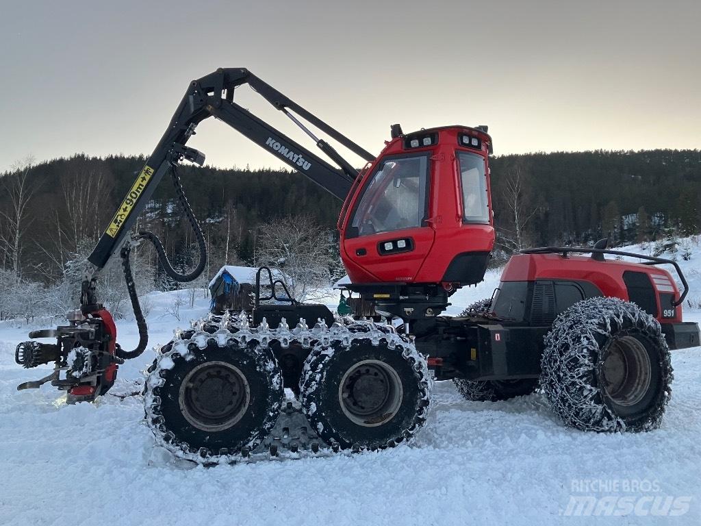 Komatsu 951 Harversteri