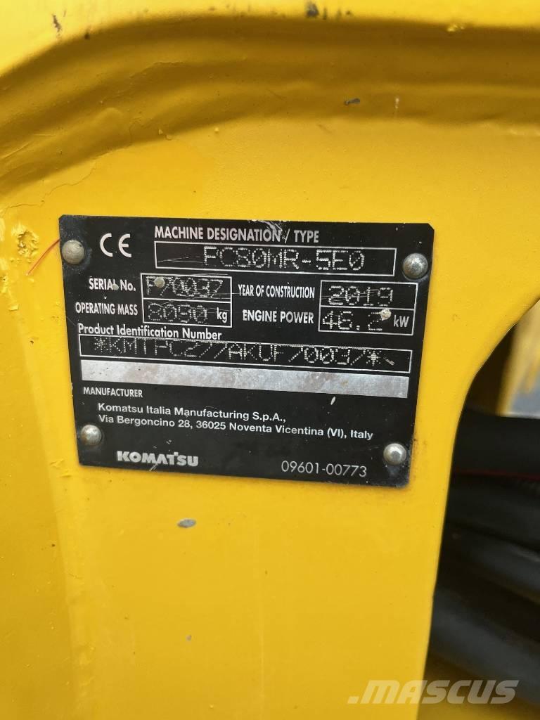 Komatsu PC80MR-5E0 Midi bageri 7t – 12t