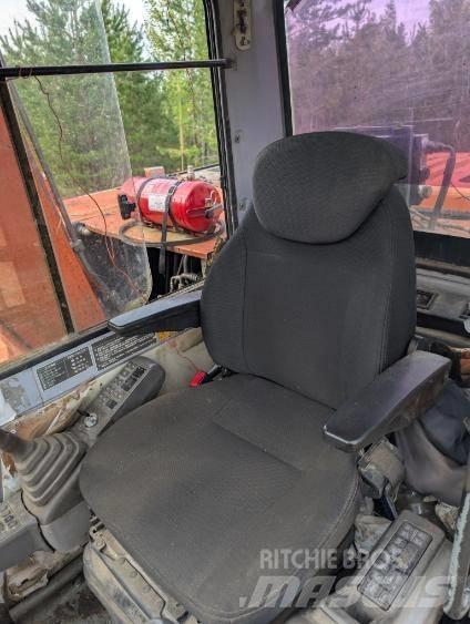 Hitachi EX100M-2 Bageri guseničari