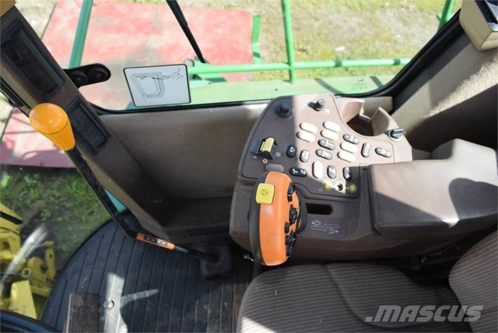 John Deere 7400 Mašine za stočnu hranu sa sopstvenim pogonom