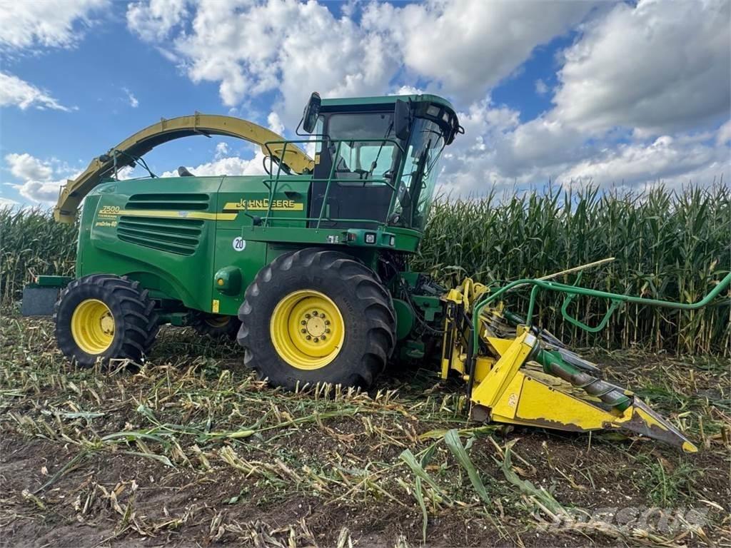 John Deere 7400 Mašine za stočnu hranu sa sopstvenim pogonom