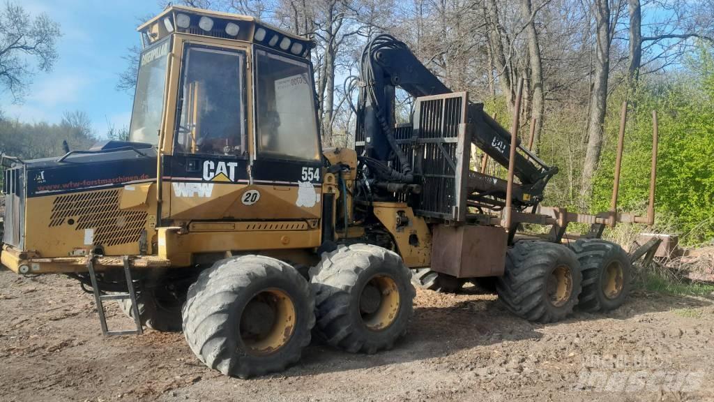 CAT 554 Forvarderi
