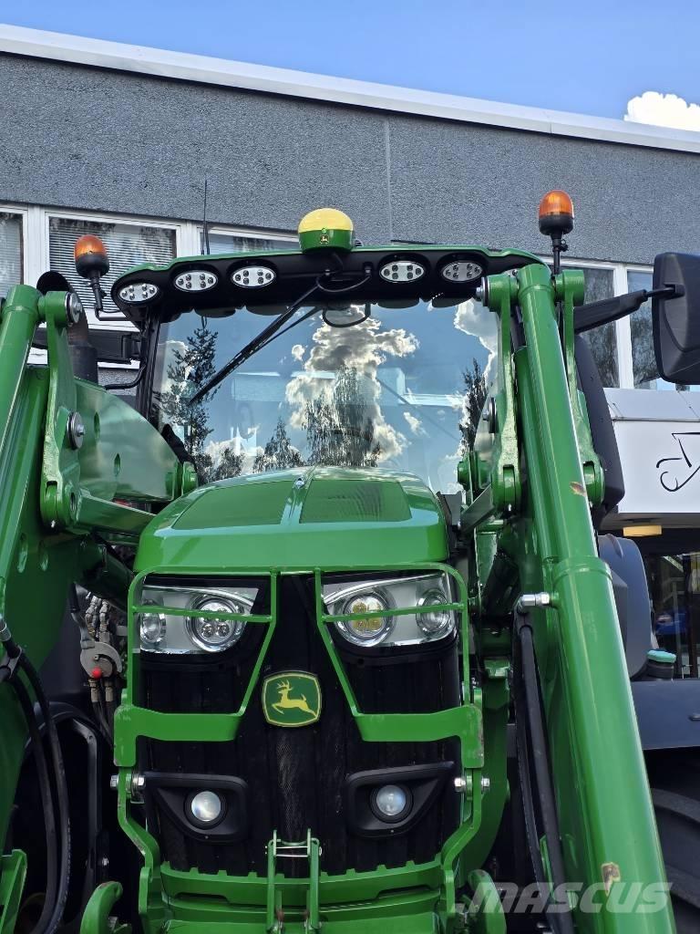 John Deere 6130 R Traktori