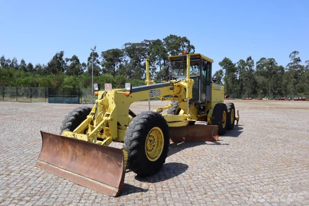 John Deere 670B Grejderi