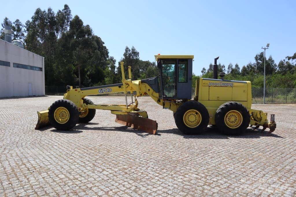 John Deere 670B Grejderi