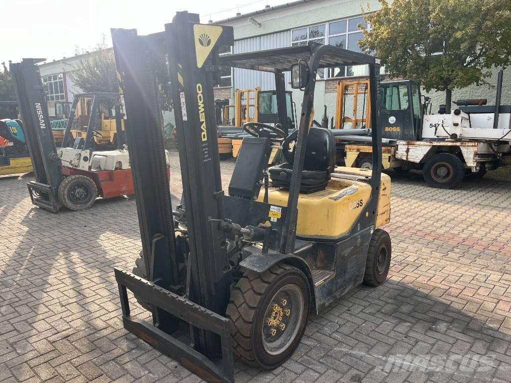 Daewoo D25S3 V-2311 Dizelski viljuškari