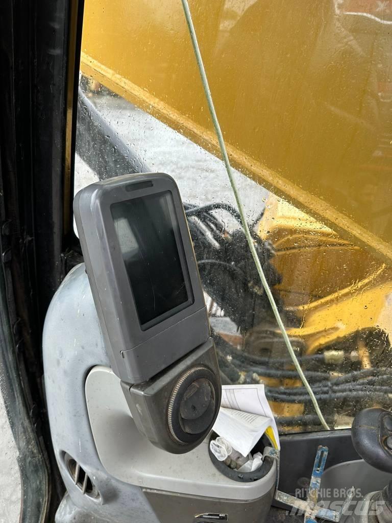 CAT 325DL Bageri guseničari