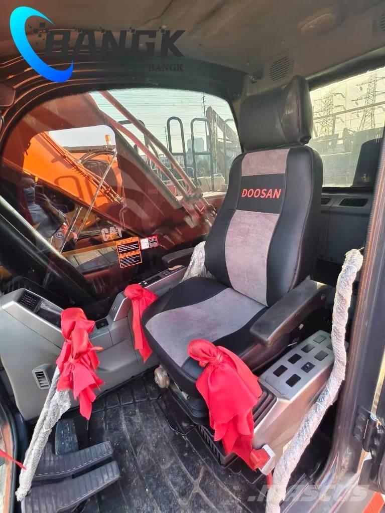Doosan DX 300 LC Bageri guseničari