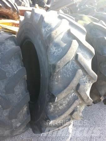  Pneu 14.9R24 Gume, točkovi i felne