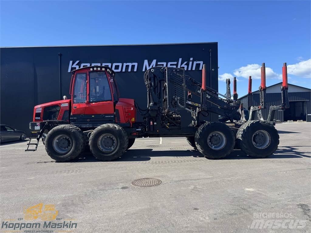 Komatsu 895 Forvarderi