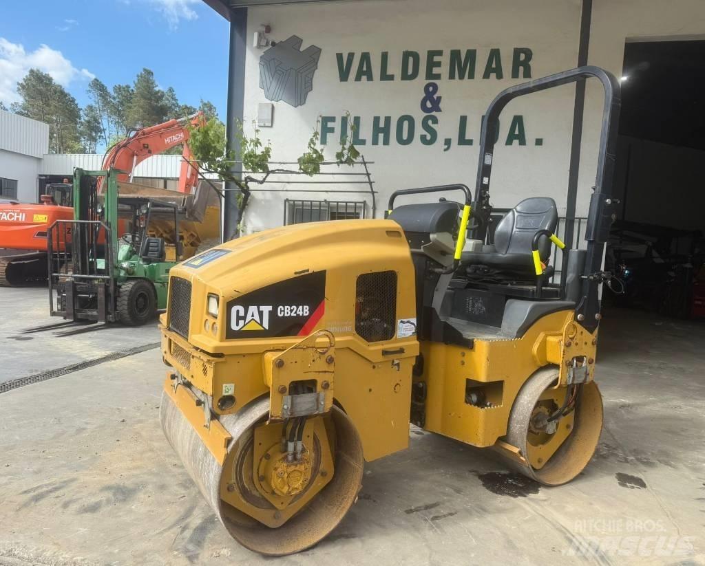 CAT CB 24 B, CB24 Valjci sa duplim bubnjem